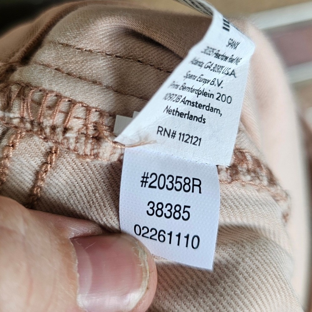 Spanx Stretch Twill 6 Inch Shorts 20358R size Small tan‎ khaki - Picture 6 of 6